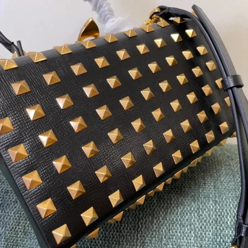 Boutique Level Quality || Valentino Garavani Rockstud Alcove Leather Box Bag in Black