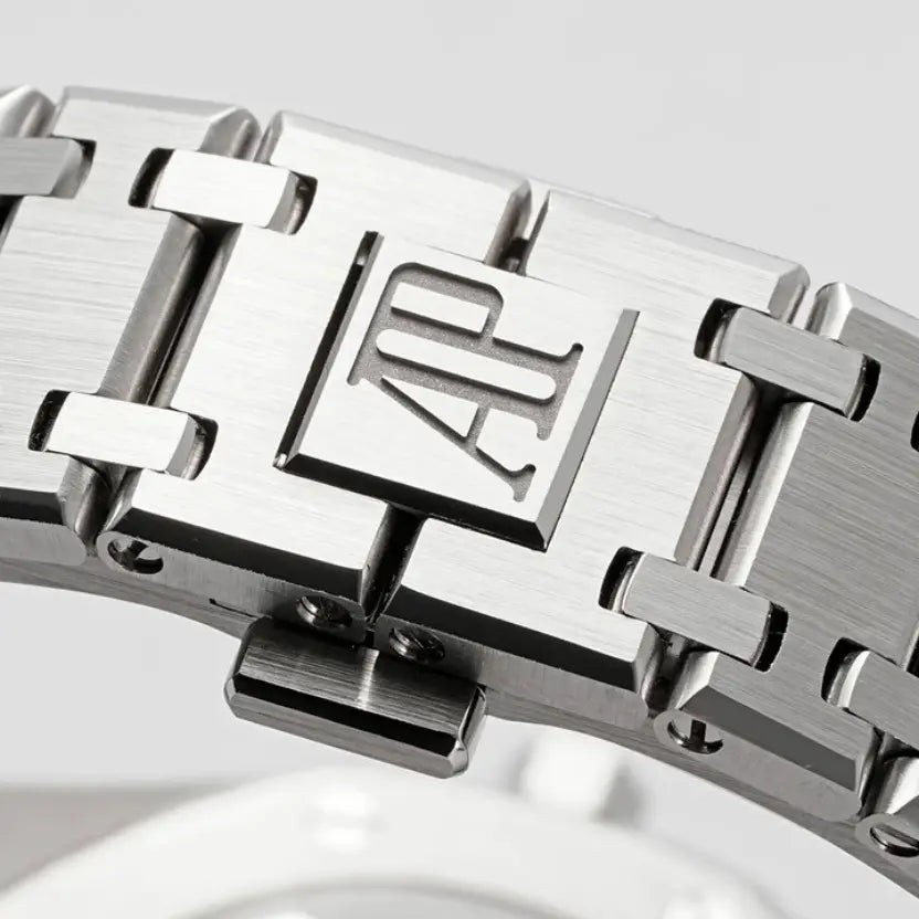 Audemars Piguet Royal Oak "Jumbo" Ultra-Thin 16202ST
