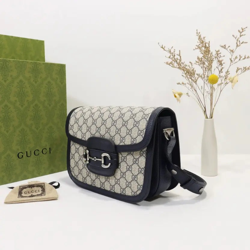 Boutique Quality || 602204 || Gucci Shoulder Bag