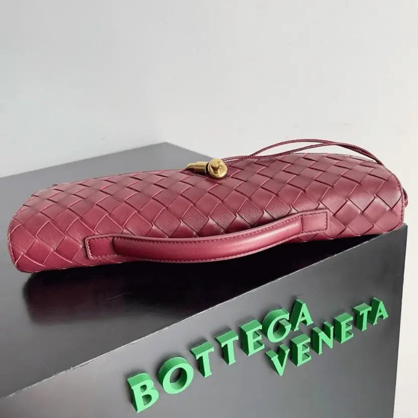 Boutique Quality || Bottega Veneta Andiamo Clutch with Handle Barolo Intrecciato Lambskin
