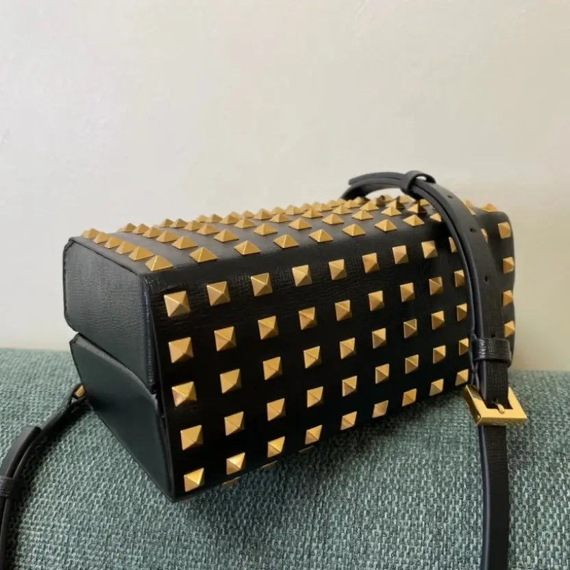 Boutique Level Quality || Valentino Garavani Rockstud Alcove Leather Box Bag in Black
