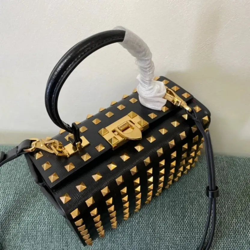 Boutique Level Quality || Valentino Garavani Rockstud Alcove Leather Box Bag in Black