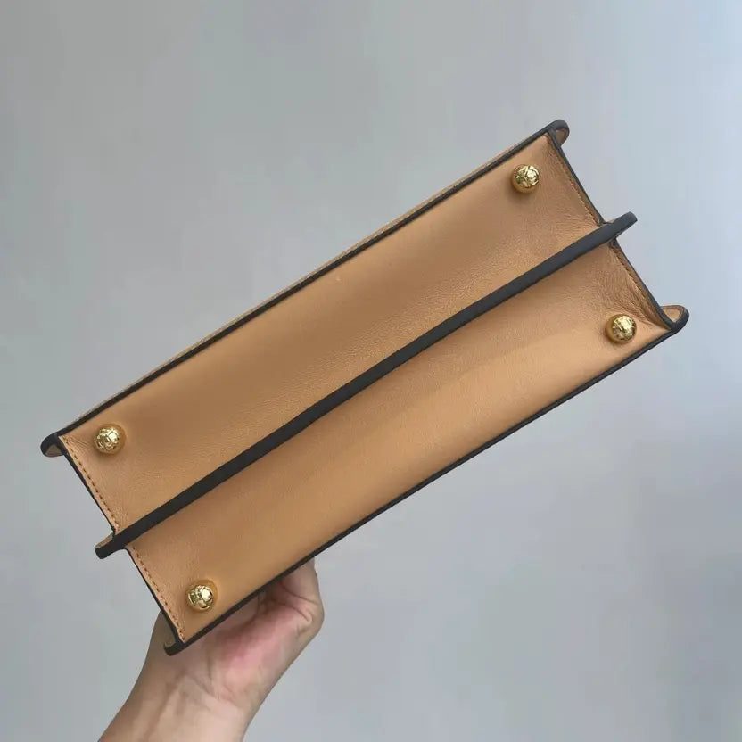 Boutique Quality || Fendi Classic Peekaboo Handbag in Brown