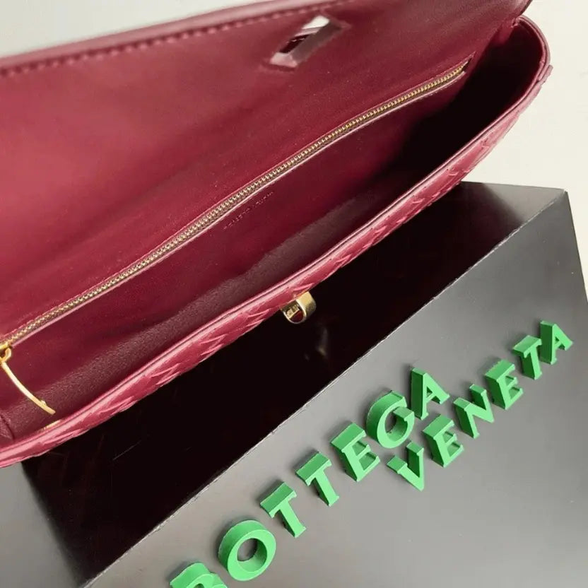 Boutique Quality || Bottega Veneta Andiamo Clutch with Handle Barolo Intrecciato Lambskin