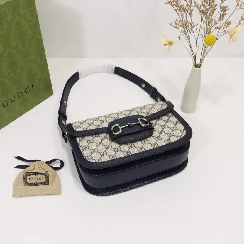 Boutique Quality || 602204 || Gucci Shoulder Bag