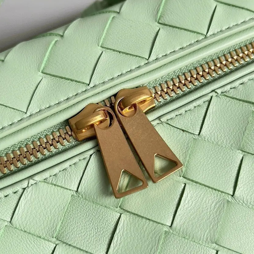 Boutique Quality || Bottega Veneta Bang Bang Vanity Case Mint