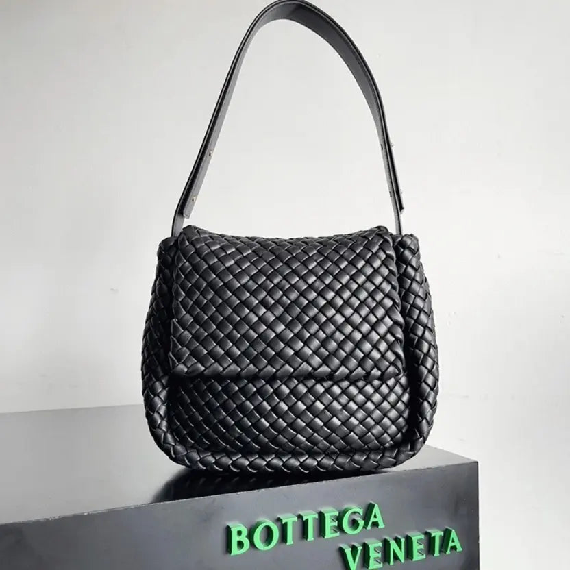 Boutique Quality || Bottega Veneta Cobble Small Bag Black