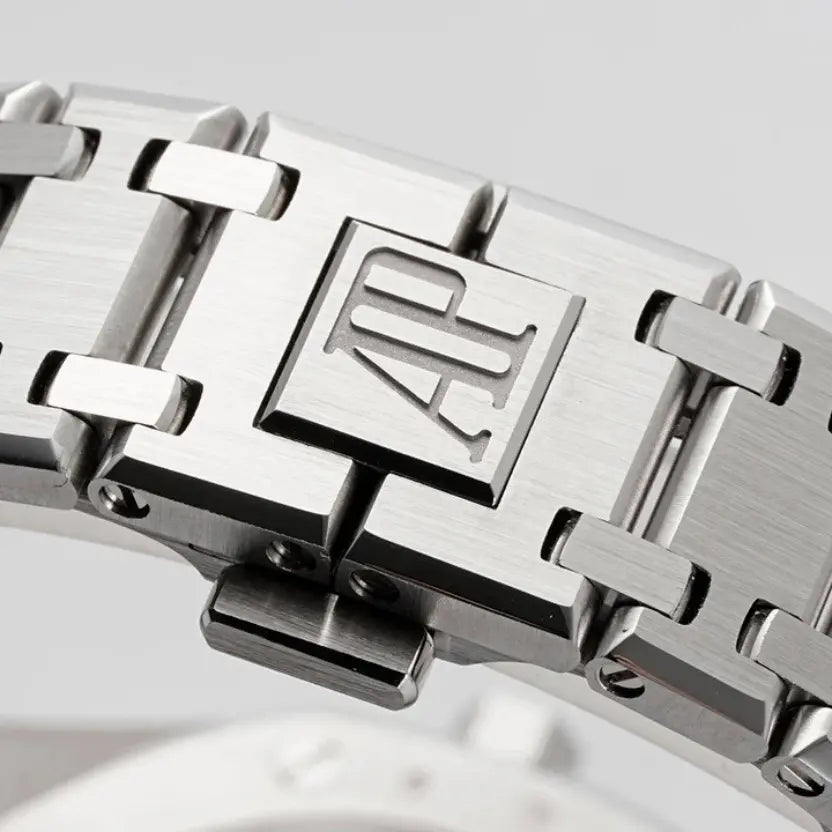 Audemars Piguet Royal Oak "Jumbo" Ultra-Thin 16202ST