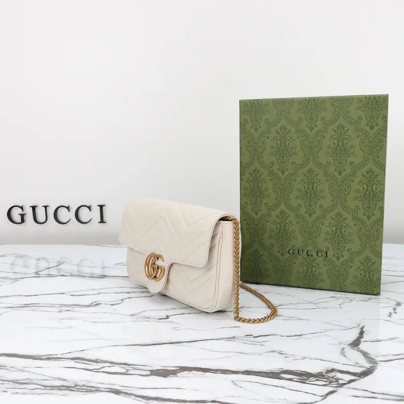Boutique Quality || 751526 || Gucci Crossbody Bag