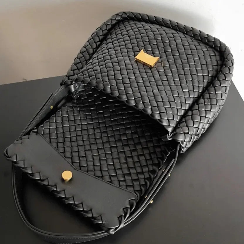Boutique Quality || Bottega Veneta Cobble Small Bag Black