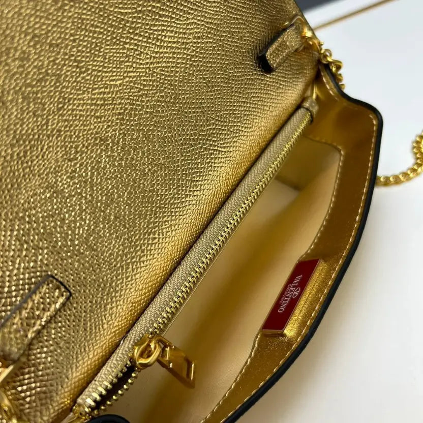 Boutique Level Quality || Valentino Garavani VLogo Signature bag in Golden