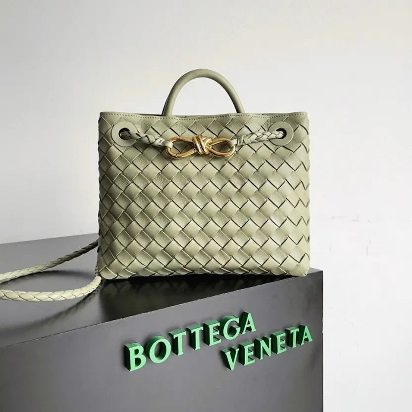 Boutique Quality || Bottega Veneta Small Andiamo Bag Travertine