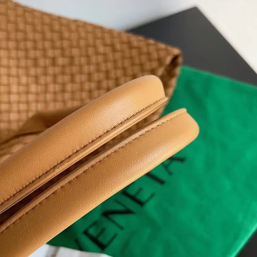 Boutique Quality || Bottega Veneta Cabat Medium Bag In Caramel Intrecciato Lambskin