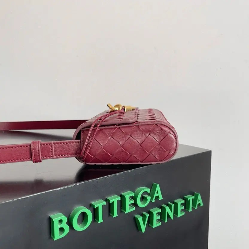 Boutique Quality || Bottega Veneta Mini Andiamo Cross-Body Bag Barolo