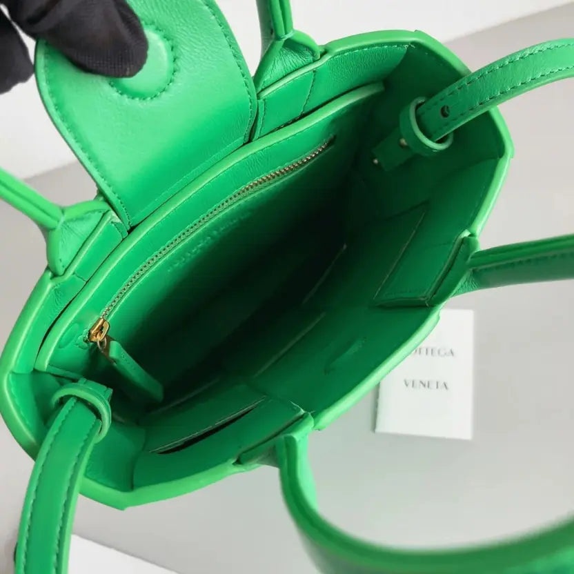Boutique Quality || Bottega Veneta Cassette Mini Tote Bag Parakeet
