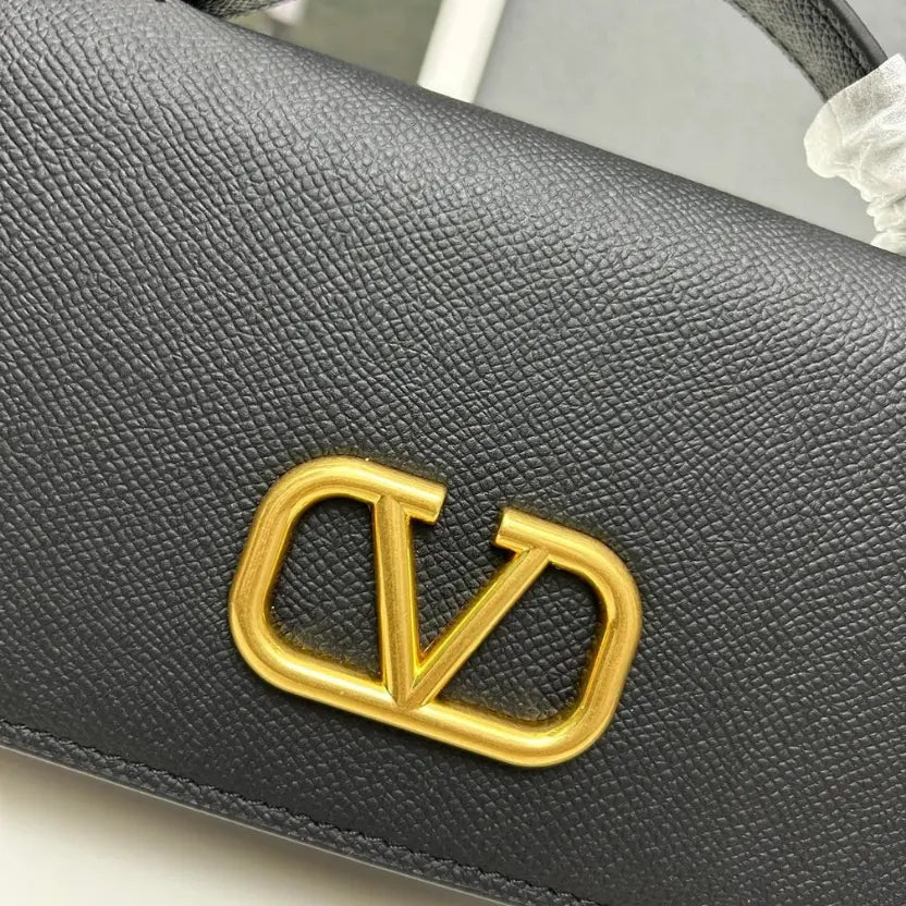 Boutique Level Quality || Valentino Garavani VLogo Signature Bag in Black