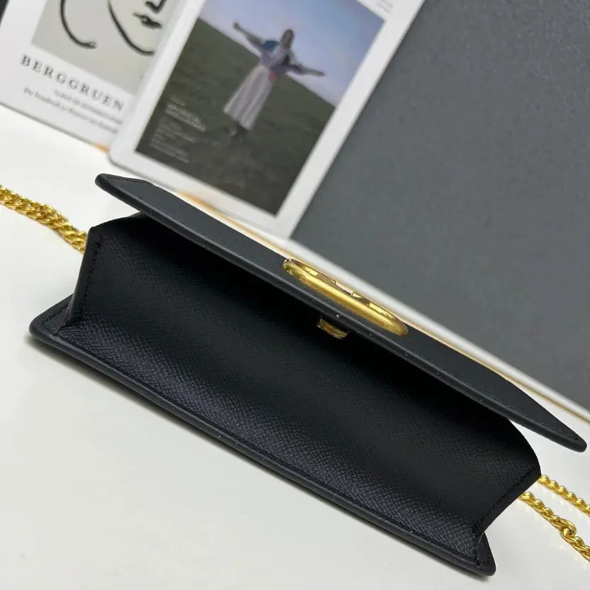Boutique Level Quality || Valentino Garavani VLogo Signature Bag in Black