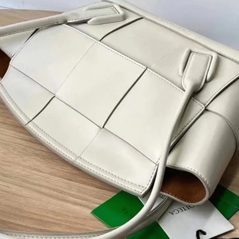 Boutique Quality || Bottega Veneta Arco Small Bag In White Intrecciato Leather